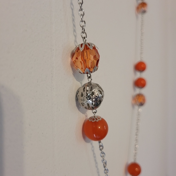 Long Orange Nacklace - Picture 4 of 5